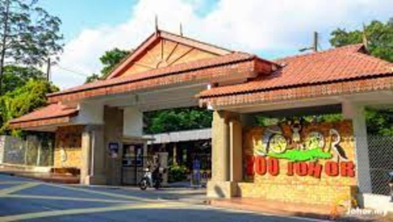 Forest City Marina Hotel Gelang Patah Esterno foto
